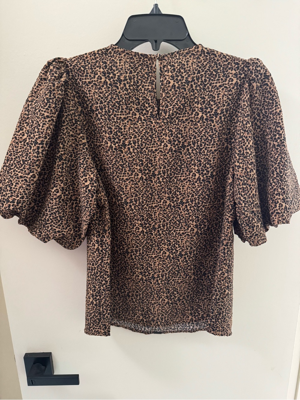 THML Leopard Print Puff Sleeve Blouse with Contrast Trim NWOT - Picture 5 of 8
